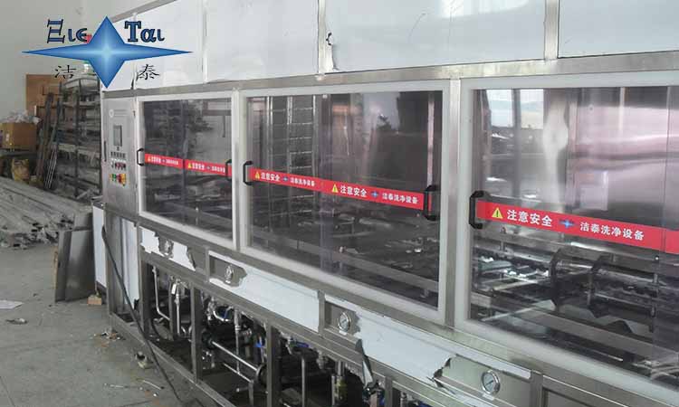 工業(yè)超聲波清洗機(jī)對(duì)汽車行業(yè)的貢獻(xiàn)，你知道多少？
